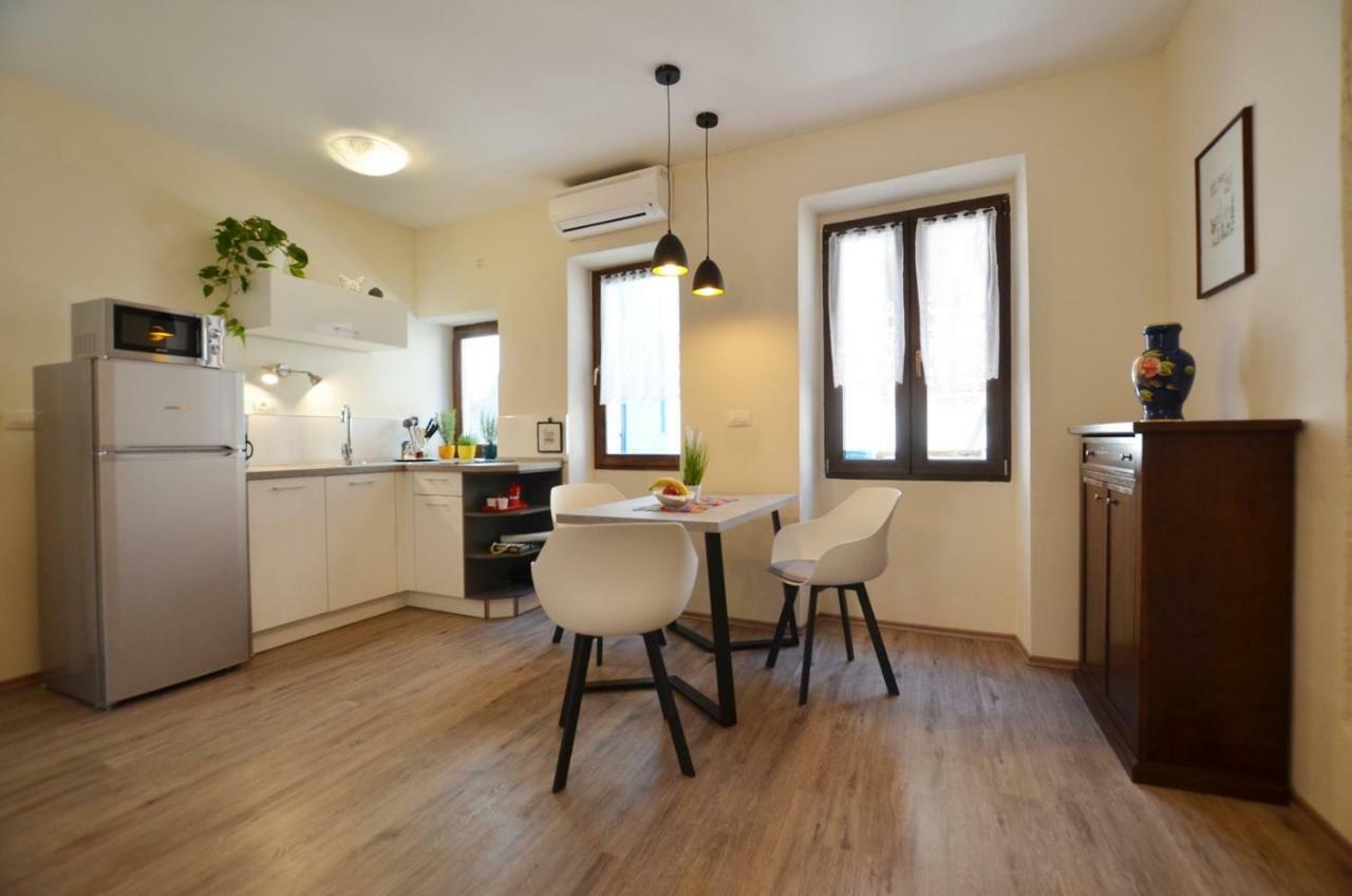 Bruno Apartment ロヴィニ エクステリア 写真