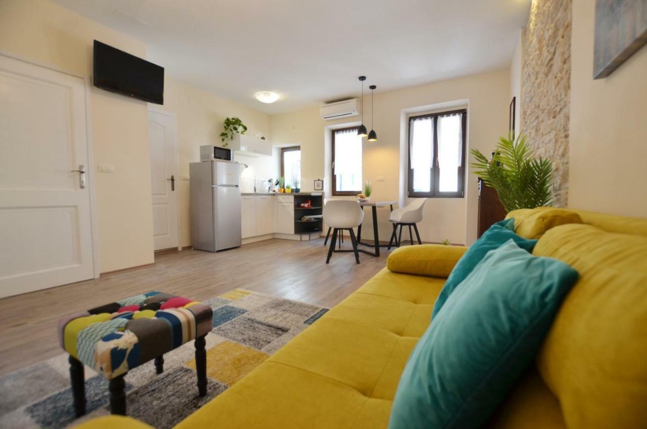 Bruno Apartment ロヴィニ エクステリア 写真